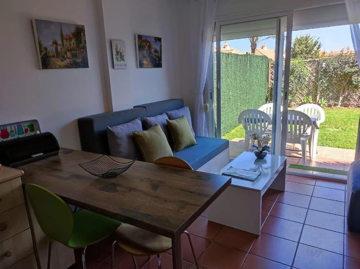 Bonito Apartamento En Alcaidesa Con Piscina Apartment