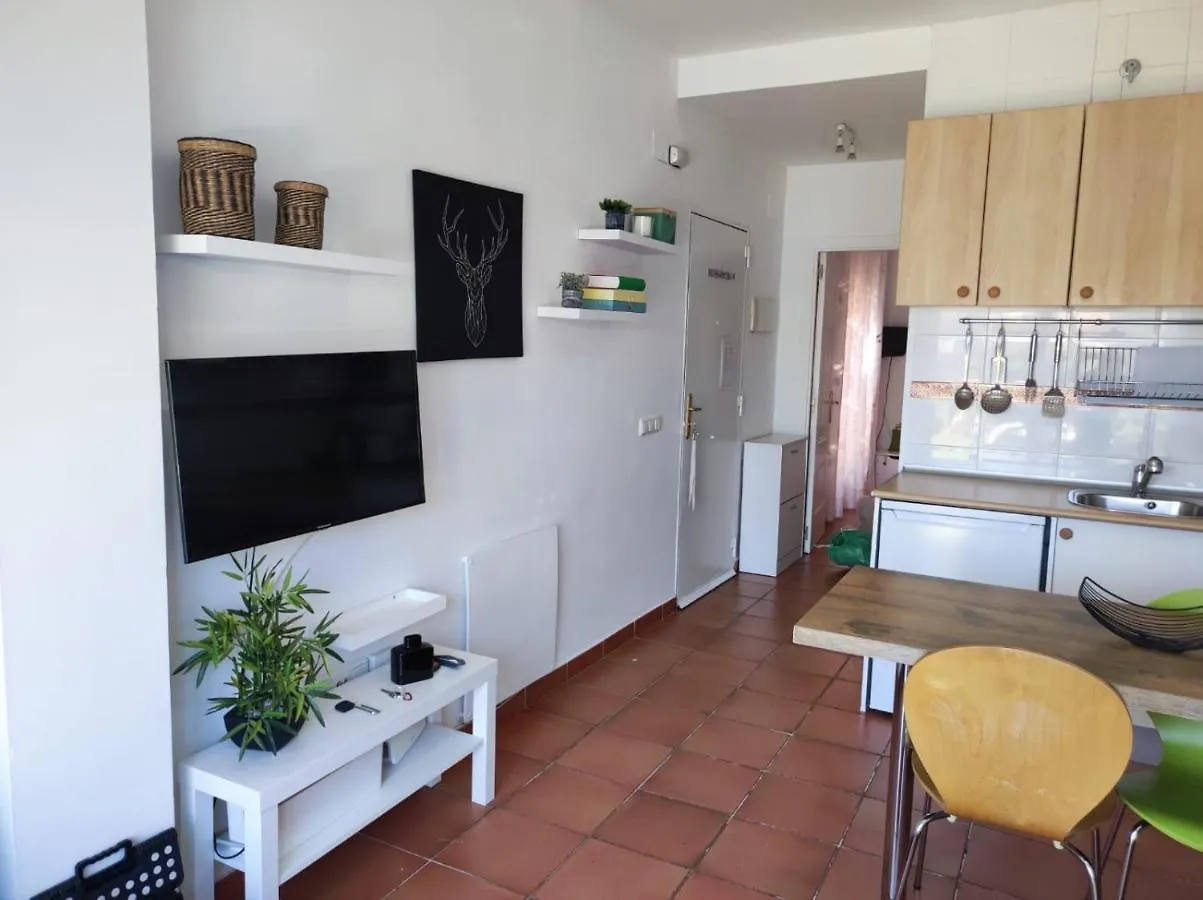 Bonito Apartamento En Alcaidesa Con Piscina Apartment