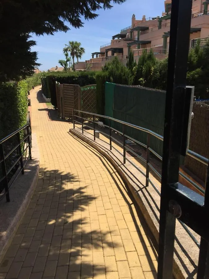 Bonito Apartamento En Alcaidesa Con Piscina Apartment