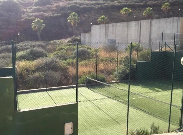Bonito Apartamento En Alcaidesa Con Piscina Apartment